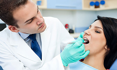Удаление пигментированного зубного налета порошково-абразивным методом, обе челюсти